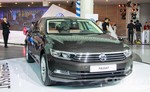 Volkswagen ra mắt Passat giá từ 1,45 tỷ đồng, cạnh tranh Camry