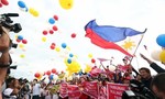 Người dân Philippines ăn mừng phán quyết của Tòa PCA