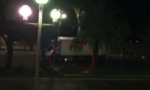 Clip: Người lái môtô liều mình bám vào xe tải, cố ngăn thảm sát tại Nice