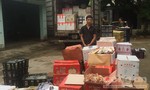 Phát hiện 2,1 tấn hoa quả mang nhãn mác Trung Quốc