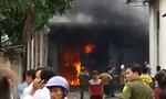 Xưởng dệt vùng ven Sài Gòn cháy ngùn ngụt lúc sáng sớm