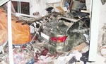 Xe Lexus tiền tỷ tông xuyên tường nhà dân, 6 người thương vong