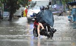 Mệt mỏi tìm 'lối thoát' ở Sài Gòn sau mưa