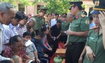Cục An ninh cửa khẩu tặng quà tại Quảng Bình, Quảng Trị