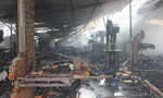 Xưởng sản xuất đồ gỗ cháy rực lúc rạng sáng