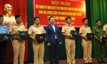 Grab Việt Nam trao 10 máy đo nồng độ cồn cho CSGT Đà Nẵng