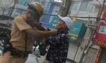 Chiến sỹ CSGT bị thanh niên xăm trổ đánh tới tấp vào mặt