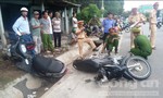 Hai xe máy tông nhau, 2 người bị thương