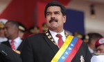 Tổng thống Venezuela bị người biểu tình đuổi chạy