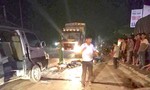 Xe khách đâm xe máy trong đêm, 3 người tử vong tại chỗ