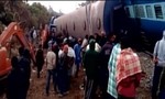 Tàu hỏa trật bánh ở Ấn Độ, 26 người thiệt mạng