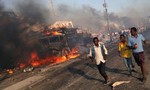 Đánh bom khách sạn ở Somali khiến ít nhất 30 người chết