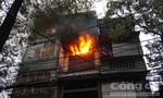 Cháy dữ dội tại ngôi nhà bán phụ tùng ô tô