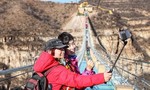 Trung Quốc khánh thành cầu kính dài nhất thế giới
