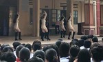 Tiết mục nhảy 'sexy' ở trường cấp ba gây tranh cãi