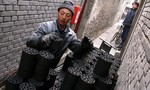 Trung Quốc yêu cầu người dân ngưng dùng than để sưởi