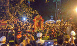 Người dân dâng hương lễ khai ấn đền Trần
