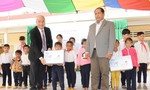 Tập đoàn TH trao tặng sữa học đường cho 9.600 em học sinh nghèo