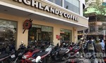 Phạt một quán cà phê 5 triệu đồng vì để xe máy lấn chiếm vỉa hè