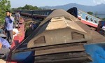 Tàu hỏa trật đường ray sau khi va chạm với xe tải, 3 người tử vong