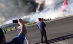 Máy bay bốc cháy trước khi trượt khỏi đường băng lúc hạ cánh khẩn