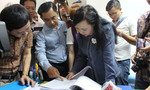Bộ trưởng Kim Tiến đột xuất kiểm tra các phòng khám bị tố 'vẽ bệnh để móc túi'