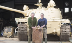 Mua xe tăng cũ trên eBay, tìm thấy 5 thỏi vàng trị giá hơn 2 triệu USD