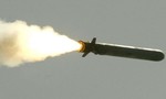 Mỹ nã hàng loạt tên lửa vào căn cứ không quân của Syria