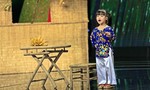 Cô bé 4 tuổi độc diễn vai bà Tám ‘bùng nổ’ sân khấu