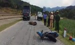 Quảng Ngãi: Hai xe máy đấu đầu, 3 người thương vong