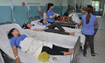 Hàng chục công nhân may ở Sài Gòn nhập viện nghi ngộ độc