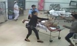 TP.HCM: Côn đồ xách hung khí xông vào bệnh viện chém gục đối thủ