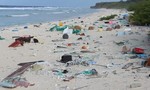 Cám cảnh hòn đảo có nhiều rác thải nhất trên thế giới