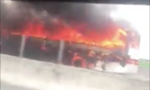 Clip xe khách cháy ngùn ngụt trên cao tốc Trung Lương - TP.HCM