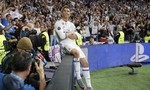 Ronaldo lại lập hat-trick, Real rộng cửa vào chung kết