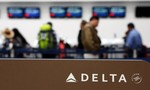 Hãng hàng không lớn ở Mỹ phải xin lỗi vì đuổi khách khỏi máy bay
