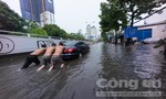 Đường Nguyễn Hữu Cảnh lại chìm trong 'biển nước' sau mưa