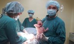 Bé gái đầu tiên ở Cà Mau sinh bằng phương pháp thụ tinh nhân tạo chào đời