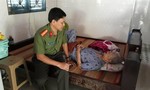 Báo Công an TP. HCM thăm hỏi các mẹ Việt nam anh hùng ở Bến Tre