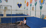 Những bức tranh trên tường xóa tan không khí cô đơn cho các em khuyết tật mồ côi