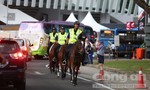 Cảnh sát Malaysia cưỡi ngựa tuần tra trước giờ khai mạc SEA Games 29