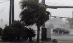 Dân Mỹ oằn mình đón siêu bão Harvey mạnh nhất trong 12 năm qua