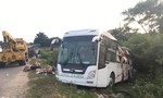 Vụ xe container tông xe khách ở Bình Thuận: Nhiều người thương tích nặng