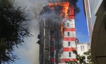 Hỏa hoạn thiêu trụi khách sạn 10 tầng ở Nga khiến 2 người chết