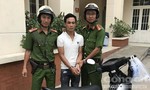 TP.HCM: Cảnh sát cơ động bắt nóng tên “đá xế” có 2 tiền án