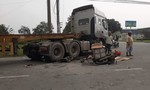 Xe container đụng chết người, tài xế vội vàng bỏ trốn