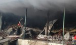 Cháy đại lý chứa 200 tấn thanh long ở Bình Thuận