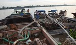 Rượt đuổi bắt 3 tàu hút cát lớn trên sông Đồng Nai