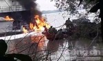 Tàu chở xăng phát nổ bốc cháy trên sông, một người tử vong