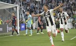Ronaldo lập công, Juventus thống trị ngôi đầu
